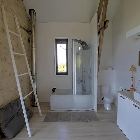 Spacious With Private Garden