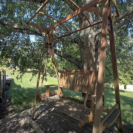 Spacious With Private Garden *