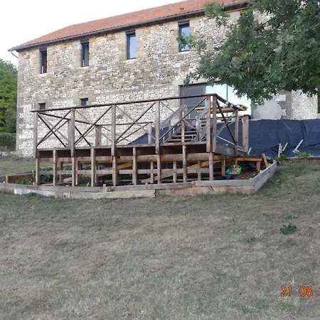 Spacious With Private Garden