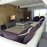 Spacious With Private Garden Casa vacanze