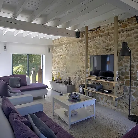 Сasa de vacaciones Spacious With Private Garden *